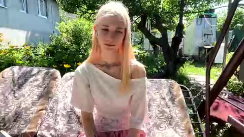 Snapshot of janicesivertsen chatting on August 2026 08:35:02 AM Elsa online show from August 2026 08:35:02 AM
