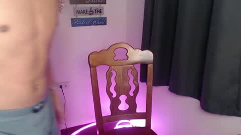 janlloyd04 online show from November 2025 11:53:01 AM