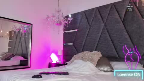 Snapshot of janna_foxx chatting on May 2026 04:43:02 AM Janna online show from May 2026 04:43:02 AM