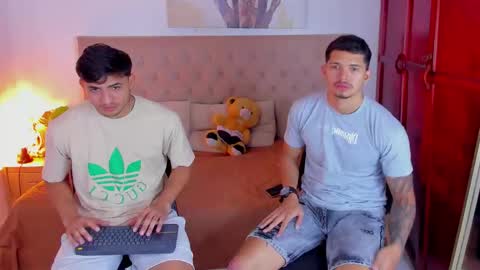 janomar01 online show from November 2025 06:46:02 PM