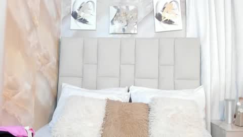 Jaslyn online show from November 2025 04:40:01 PM