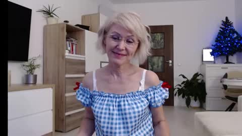 Snapshot of jasmin18v chatting on December 2024 02:33:01 PM Jasmin room for people 40 online show from December 2024 02:33:01 PM