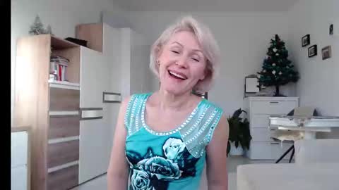 Snapshot of jasmin18v chatting on December 2024 12:49:01 PM Jasmin room for people 40 online show from December 2024 12:49:01 PM