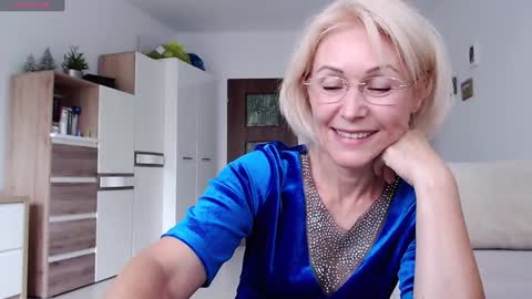 Snapshot of jasmin18v chatting on September 2025 12:37:02 PM Jasmin room for people 40 online show from September 2025 12:37:02 PM