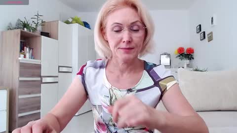 Snapshot of jasmin18v chatting on October 2025 01:23:01 PM Jasmin room for people 40 online show from October 2025 01:23:01 PM