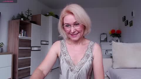Snapshot of jasmin18v chatting on October 2025 06:13:02 AM Jasmin room for people 40 online show from October 2025 06:13:02 AM