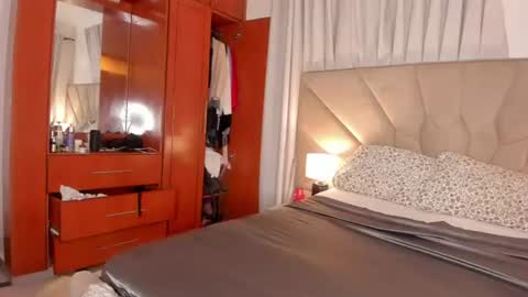 Snapshot of jasmin_melons chatting on June 2026 03:51:02 AM jasmin_melons online show from June 2026 03:51:02 AM