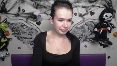 JasmineKouch online show from October 2025 06:28:02 AM