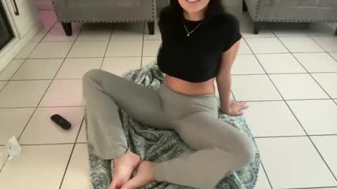 Jasmine Tate online show from November 2025 06:19:02 PM