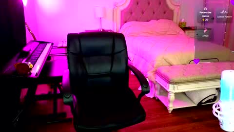 Jasmine Winters online show from February 2026 12:30:02 PM