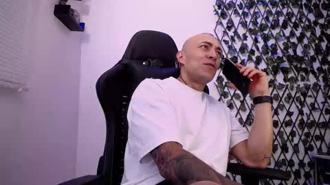 Snapshot of jasson_king01 chatting on March 2026 04:00:02 PM JKing online show from March 2026 04:00:02 PM