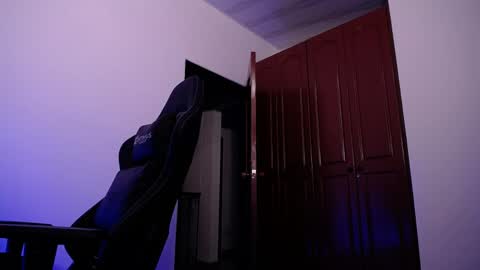 Snapshot of jasson_king01 chatting on April 2026 02:06:01 AM JKing online show from April 2026 02:06:01 AM