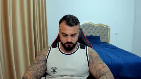  Javi  online show from October 2025 05:32:02 PM