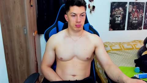 Javier online show from December 2024 07:11:01 PM