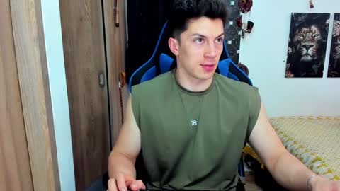 Javier online show from December 2024 08:25:01 PM