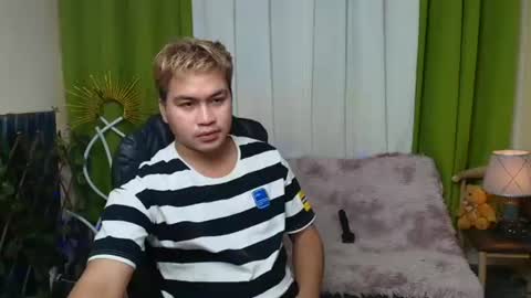Snapshot of jay_hotcummer chatting on June 2026 01:19:02 AM JL online show from June 2026 01:19:02 AM