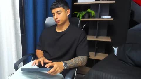 jaze_bradley online show from December 2025 11:18:01 AM