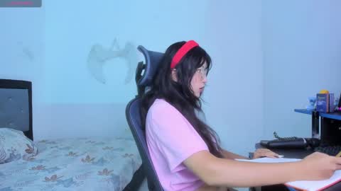 Jazmin online show from December 2024 10:04:01 PM