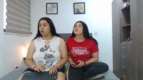 Jazmin and Scarlett online show from April 2026 11:20:01 AM