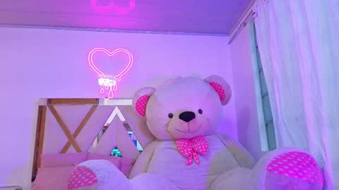 Jazmin  online show from September 2025 11:47:01 AM