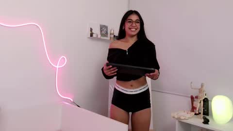 Jazmin online show from December 2025 12:40:02 AM