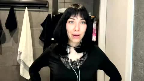 jazminedorn online show from May 2026 10:34:02 AM