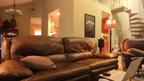 JDinEuless online show from October 2025 01:09:01 PM