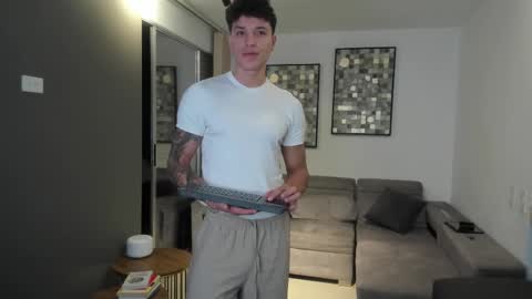 jdmontoya_ online show from October 2025 05:48:02 AM