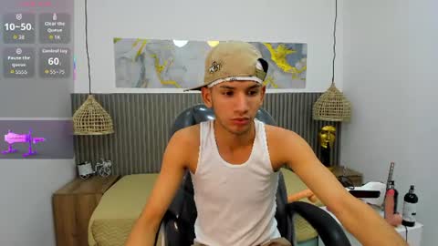 Snapshot of jdwhite18 chatting on June 2026 04:31:01 AM jdwhite18 online show from June 2026 04:31:01 AM