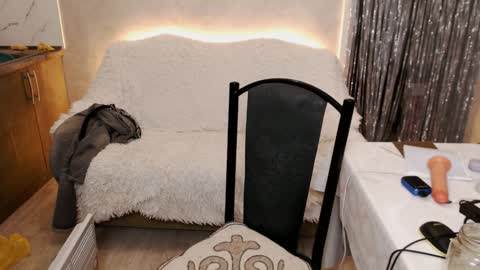 Angel online show from December 2024 06:21:01 PM