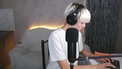 Angel online show from December 2024 02:06:01 PM