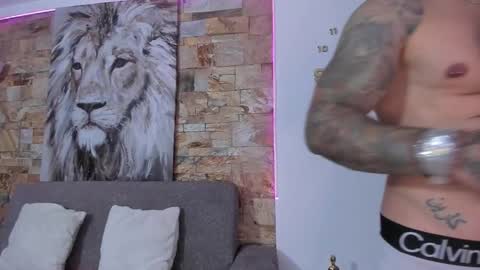 Snapshot of jean_lopez chatting on November 2025 07:18:01 AM Jean axelcrow Modelo Independiente online show from November 2025 07:18:01 AM