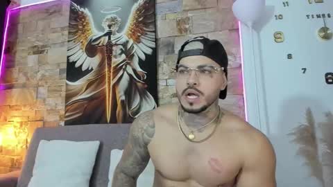 Snapshot of jean_lopez chatting on February 2026 06:06:02 AM Jean axelcrow Modelo Independiente online show from February 2026 06:06:02 AM