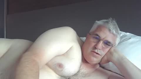 Snapshot of jecko71 chatting on April 2026 12:30:02 AM dadbody71 online show from April 2026 12:30:02 AM