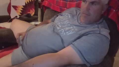 Snapshot of jecko71 chatting on June 2026 03:52:02 AM dadbody71 online show from June 2026 03:52:02 AM