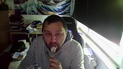 Snapshot of jeetzys chatting on May 2026 10:44:01 AM you may know me lol online show from May 2026 10:44:01 AM