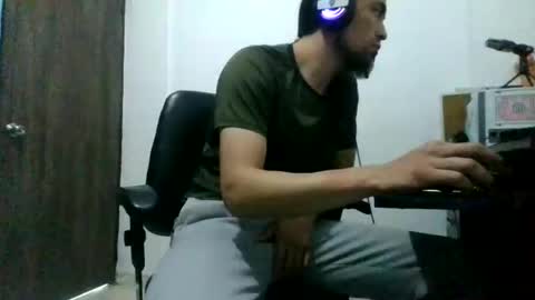 Jeff12012 online show from November 2025 09:09:02 PM