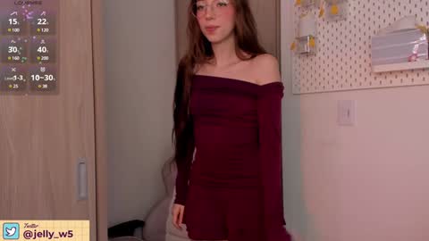 Jelly  online show from February 2025 07:42:01 PM