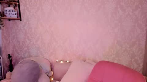 Jelly  online show from December 2025 11:00:01 PM