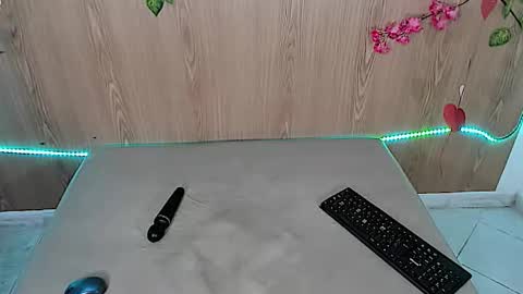 Jenelotizz online show from September 2025 05:13:01 PM