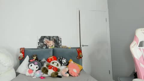 Snapshot of jenie_fire chatting on January 2025 07:40:01 PM Dolly online show from January 2025 07:40:01 PM