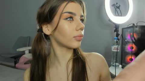 Snapshot of jenie_fire chatting on January 2025 07:28:02 PM Dolly online show from January 2025 07:28:02 PM