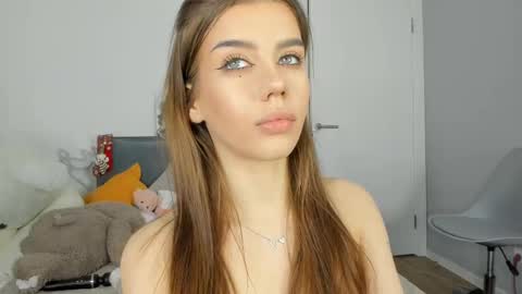 Snapshot of jenie_fire chatting on March 2025 07:27:02 PM Dolly online show from March 2025 07:27:02 PM