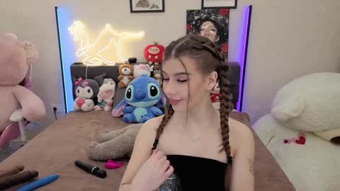 Snapshot of jenie_fire chatting on January 2026 01:27:02 PM Dolly online show from January 2026 01:27:02 PM