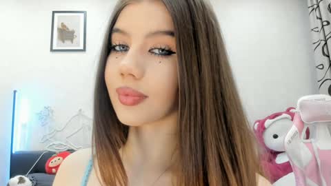 Snapshot of jenie_fire chatting on March 2026 01:39:01 PM Dolly online show from March 2026 01:39:01 PM