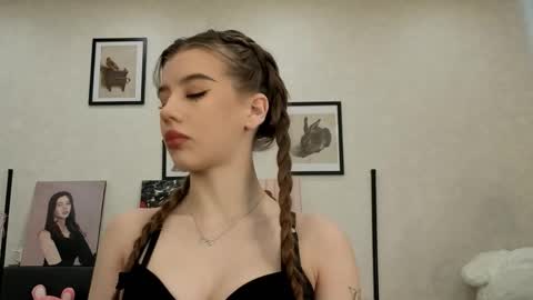 Snapshot of jenie_fire chatting on May 2026 01:29:01 PM Dolly online show from May 2026 01:29:01 PM