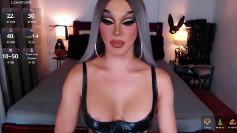 Snapshot of jenifers_body chatting on November 2025 05:43:01 AM Queen Jenifer online show from November 2025 05:43:01 AM