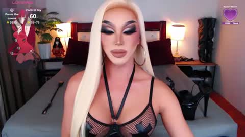 Snapshot of jenifers_body chatting on June 2026 07:40:01 PM Queen Jenifer online show from June 2026 07:40:01 PM