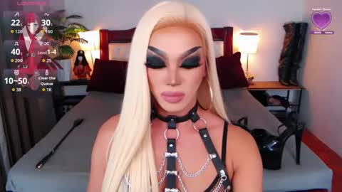 Snapshot of jenifers_body chatting on July 2026 12:21:02 AM Queen Jenifer online show from July 2026 12:21:02 AM