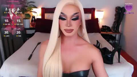 Snapshot of jenifers_body chatting on July 2026 04:03:02 AM Queen Jenifer online show from July 2026 04:03:02 AM